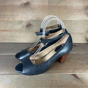 Frye coral Womens size 7 shoes black leather open toe heel comfort sandals